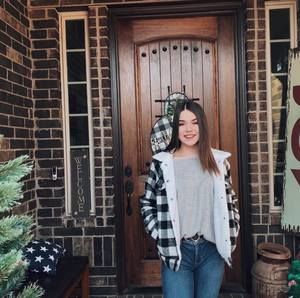 Meet your Posher, Carlota